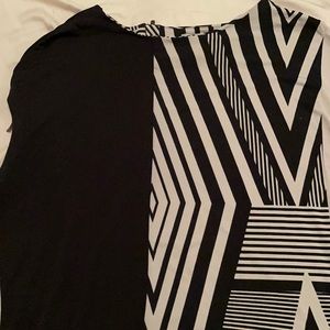 Women’s Top black and white